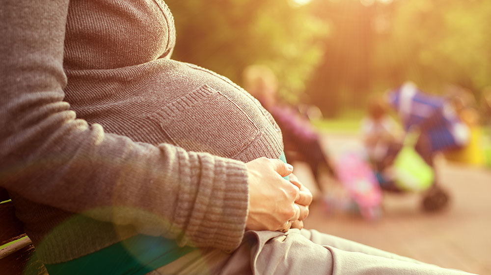 Should I get a prenatal DNA paternity test or wait? | DNAtesting.com